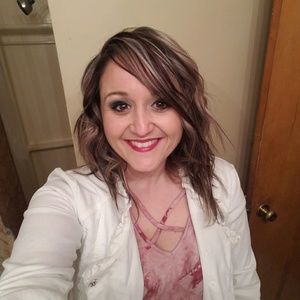 Meet your Posher, Kendra